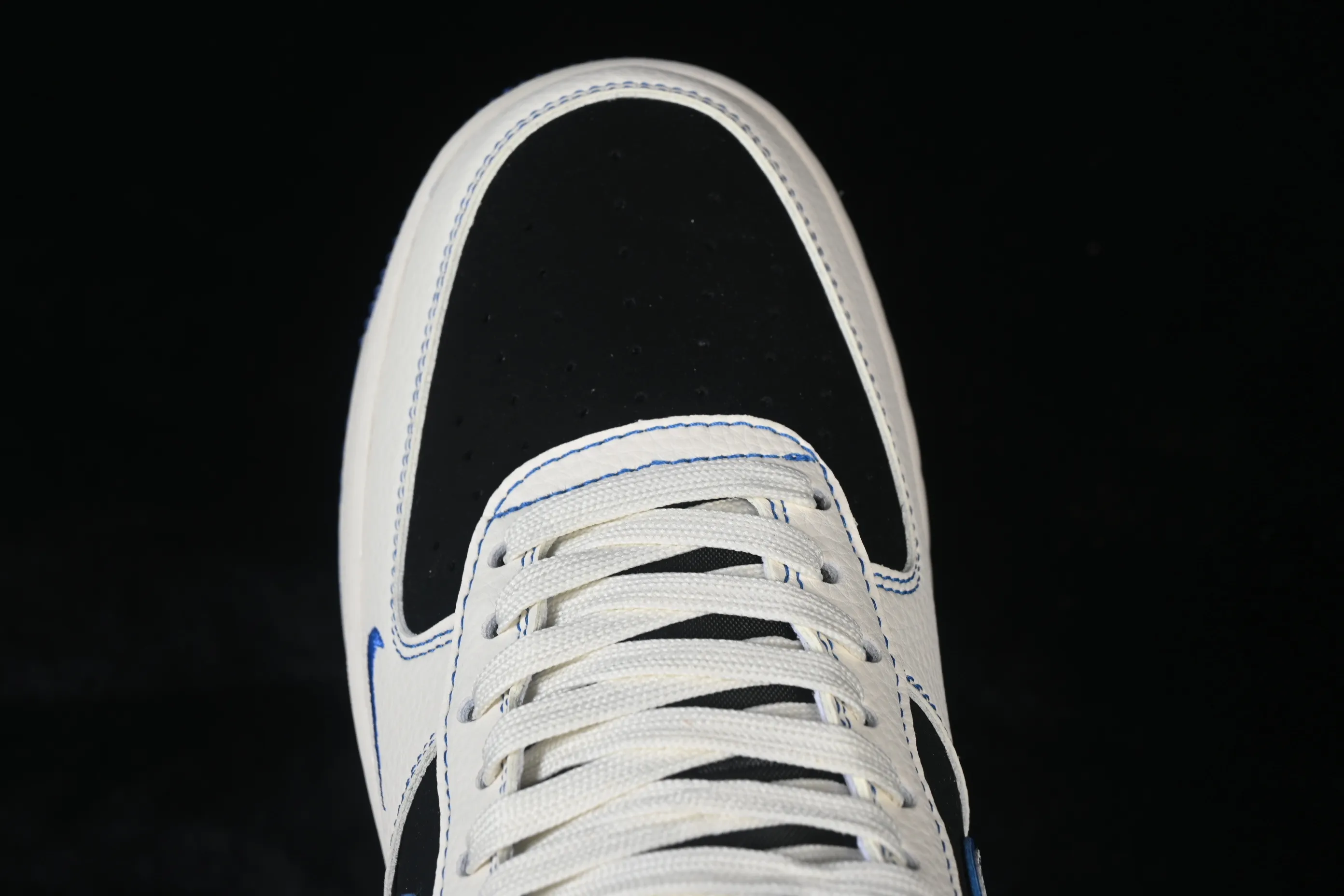 All categories Nk Air Force 1 Air Force series Nk Air Force 1 Low Air Force low-top Nike Air Force 1'07 Low White and black contrasting sapphire blue Air Force 1 low-top casual sneakers DN1688-811